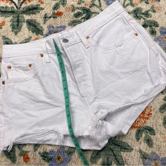 Levi’s 501 white high rise denim shorts size 29 Button Fly Premium - Picture 3 of 9